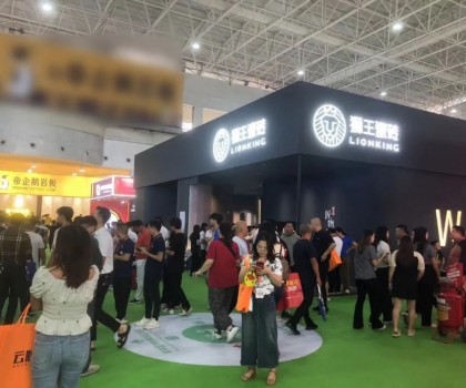 佛山陶博會第一天，獅王瓷磚已經(jīng)燃爆了！