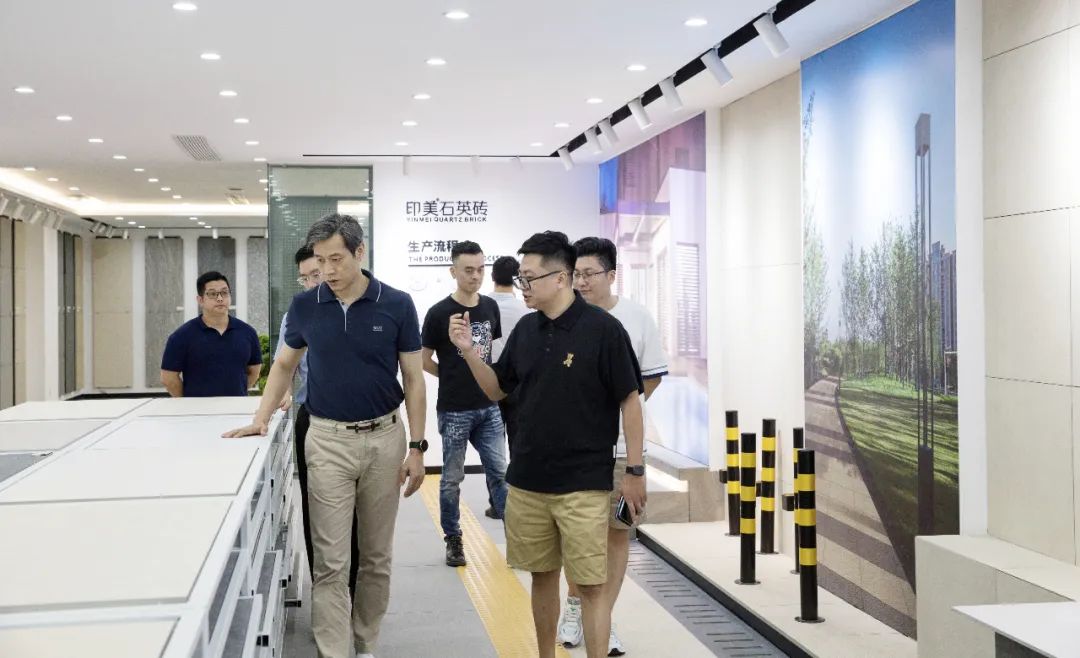 中國(guó)建筑衛(wèi)生陶瓷協(xié)會(huì)秘書長(zhǎng)宮衛(wèi)一行到訪銘盛企業(yè)5.jpg