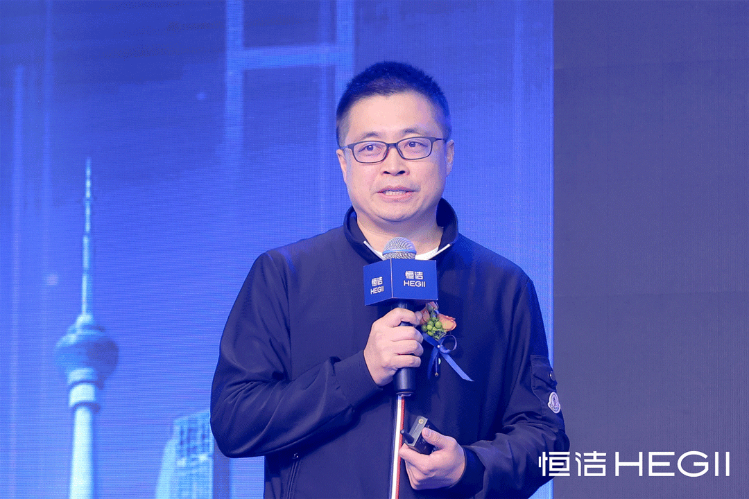 1680492889146024.gif 6、GIF:優(yōu)居張院長、網易家居胡總演講照.gif