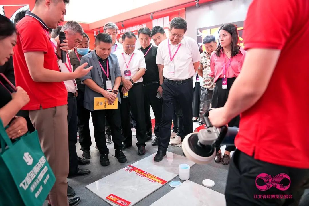 1694658635382901.jpg 2023中國·江北瓷磚博覽交易會今天盛大啟幕9.jpg