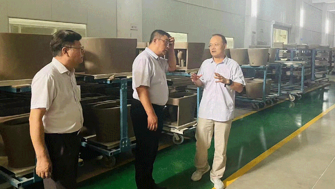 1695372066783619.gif 助力實現雙碳目標|建材行業碳排放解剖“麻雀”課題組赴東鵬基地調研4.gif