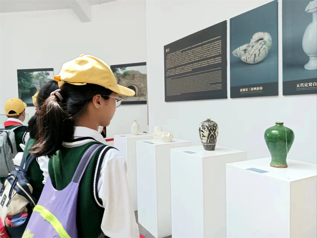 1713759326292591.jpg 石家莊市盛世長(zhǎng)安小學(xué)走進(jìn)井陘南橫口村開(kāi)啟傳統(tǒng)文化研學(xué)之旅A05.jpg