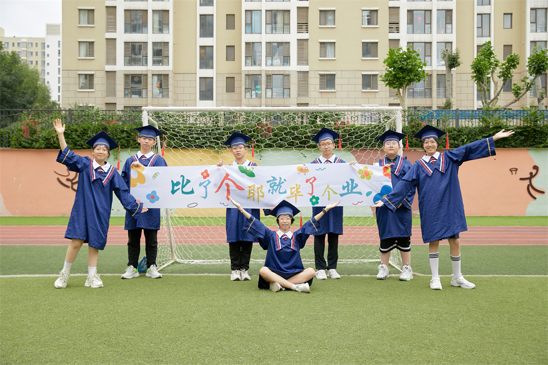 1719813383552688.jpg 陶藝社團畢業季,用陶瓷的永恒留下最美的記憶12.jpg