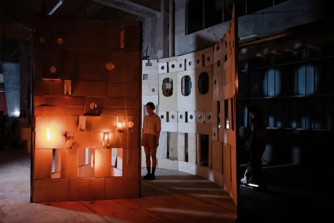 1745657492602058.jpg 表演4.jpg